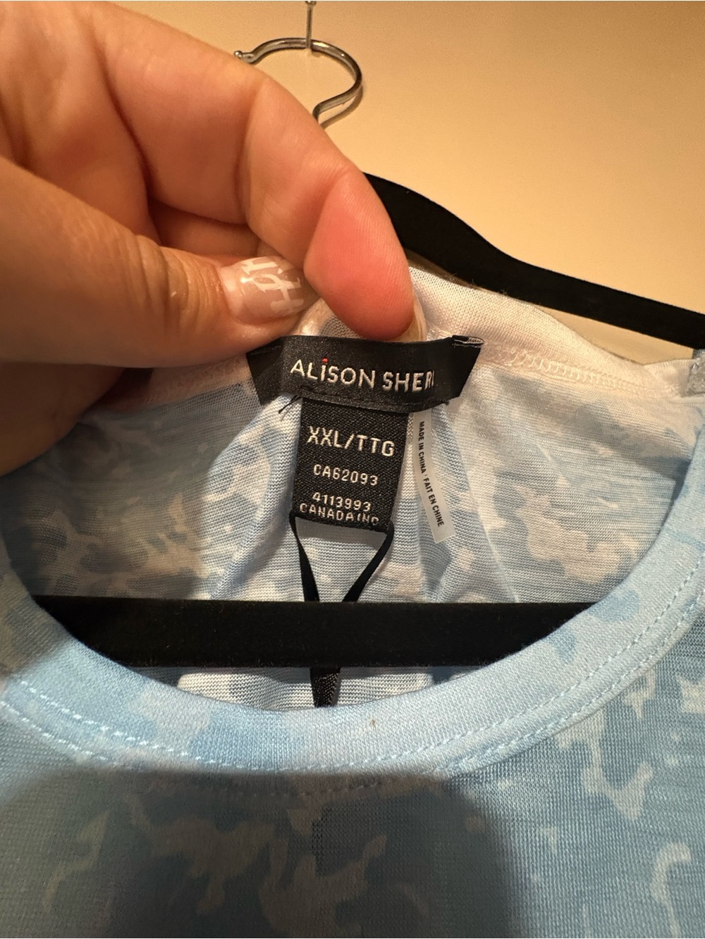 NWT Alison Sheri Blue Graphic Dog Print Tee - Picture 2 of 5